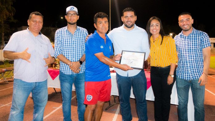 04 con gran participacin se celebra el primer torneo de la liga municipal de soccer inde